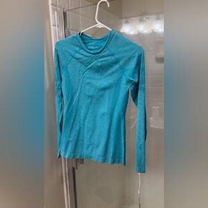 Scrub undershirt never worn size S